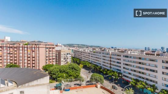 Apartamento de 3 dormitorios en alquiler en Les Corts - BARCELONA