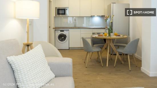 Apartamento completo de 1 dormitorio en Málaga - MALAGA