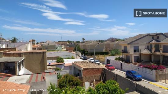 Piso entero de 4 habitaciones en alquiler en Daimús - VALENCIA