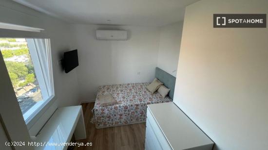 Habitación en piso compartido en madrid. - MADRID