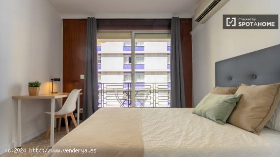 Alquiler de habitaciones en apartamento de 5 dormitorios en Jesús - VALENCIA