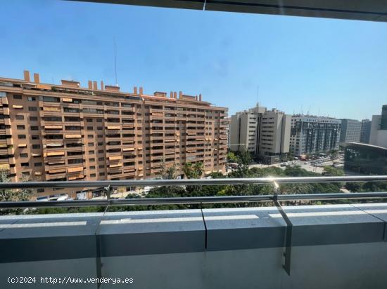 Piso de 3 habitaciones en alquiler en Ciudad de las Arts - VALENCIA