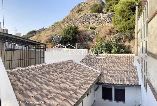 Vivienda de Ensueño: Oasis Renovado con Vistas a la Montaña y Terraza de Diseño - VALENCIA