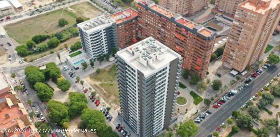 Piso en venta muy amplio con panorama a Valencia centro - VALENCIA