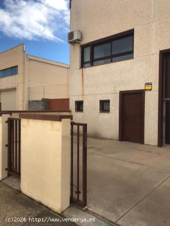  OPORTUNIDAD, SE VENDE NAVE INDUSTRIAL EN RODA DE BERA - TARRAGONA 