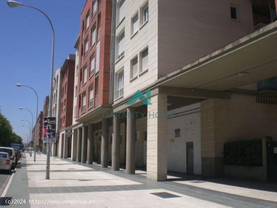  Se vende o se alquila local en Vitoria - ALAVA 