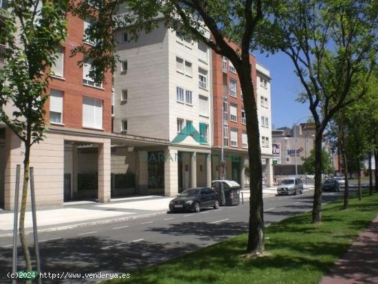 Se vende o se alquila local en Vitoria - ALAVA