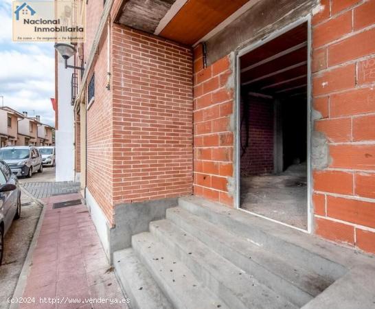 Local comercial en bruto, para cualquier negocio - VALLADOLID