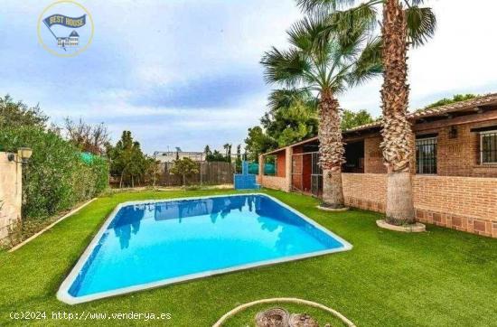 SE VENDE ESPECTACULAR CHALET EN LOS GIRASOLES - SAN VICENTE DEL RASPEIG - ALICANTE