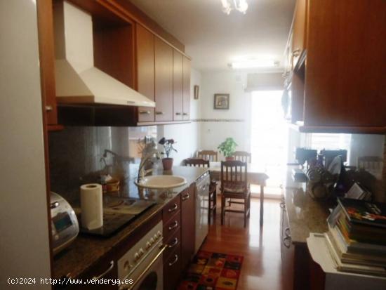  PISO EN VENTA CON PARQUING Y TRASTERO - BARCELONA 