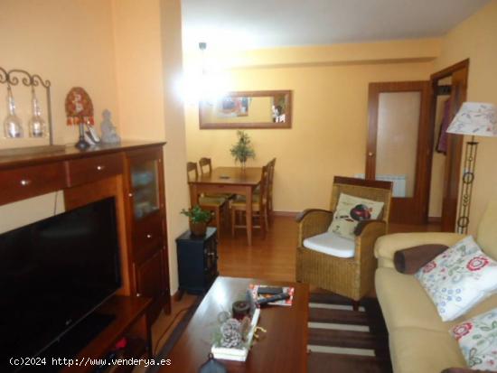 PISO EN VENTA CON PARQUING Y TRASTERO - BARCELONA