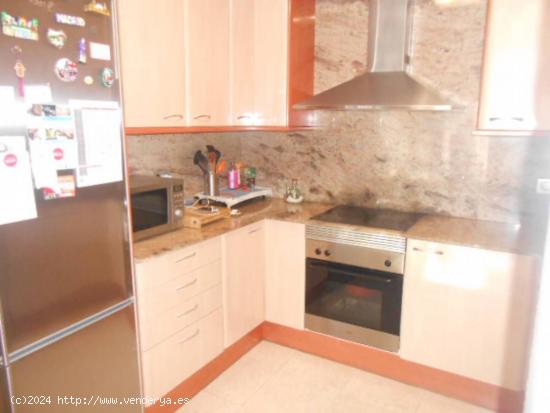 PISO DE VENTA CON PARQUING Y TRASTERO - BARCELONA