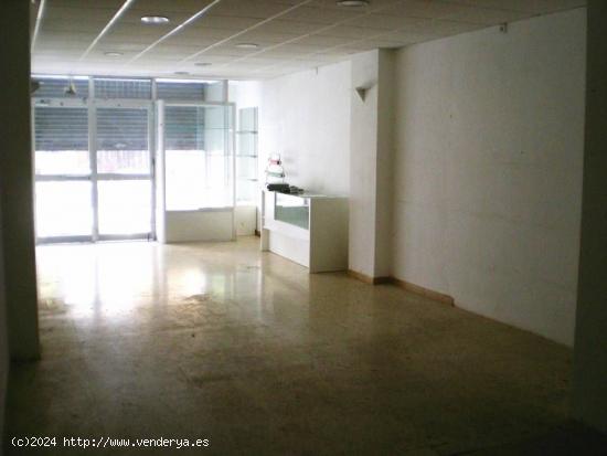  LOCAL COMERCIAL EN VENTA CON SALIDA DE HUMOS - BARCELONA 