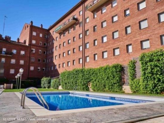 PISO SEMINUEVO EN VENTA CON PARQUING, TRASTERO Y PISCINA COMUNITARIA - BARCELONA