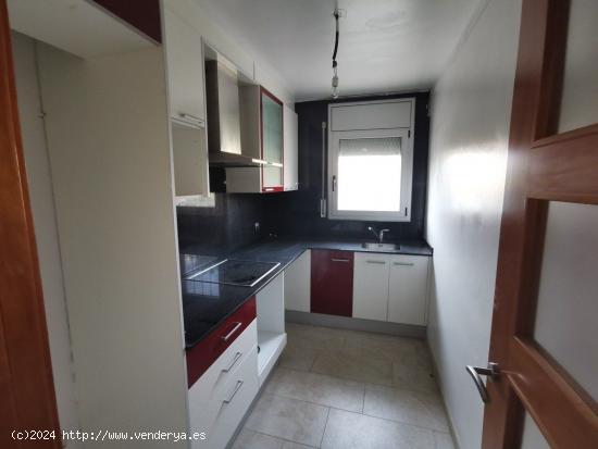 PISO SEMINUEVO EN VENTA CON PARQUING Y TRASTERO - BARCELONA