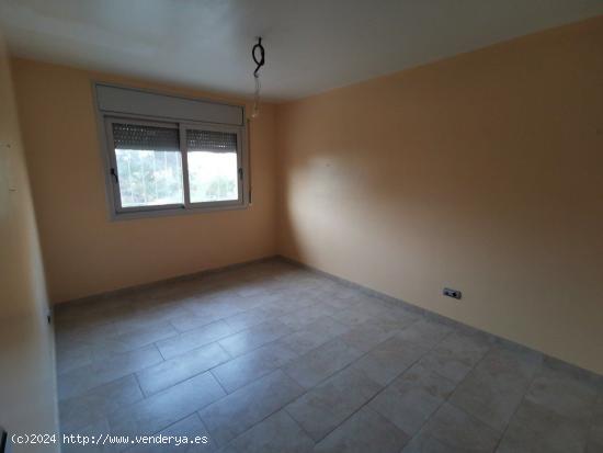 PISO SEMINUEVO EN VENTA CON PARQUING Y TRASTERO - BARCELONA