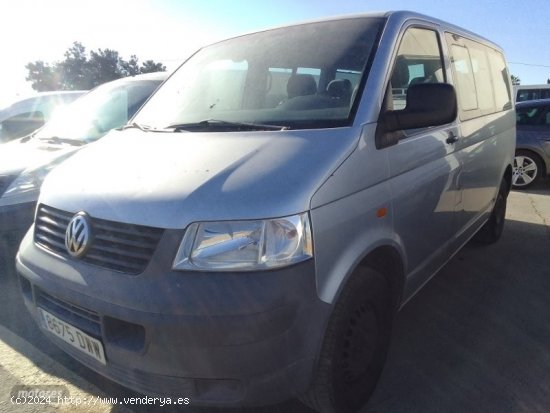  Volkswagen Transporter 1.9 TDI 130 CV 8 PLAZAS. de 2006 con 295.000 Km por 10.800 EUR. en Murcia 