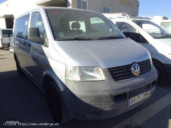 Volkswagen Transporter 1.9 TDI 130 CV 8 PLAZAS. de 2006 con 295.000 Km por 10.800 EUR. en Murcia