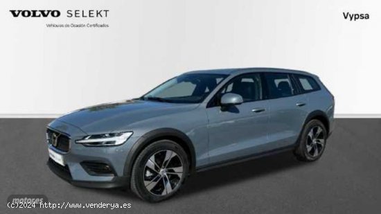 Volvo V 60 2.0 B4 D CROSS COUNTRY CORE AUTO AWD 197 5P de 2023 con 11.230 Km por 46.500 EUR. en Ciud