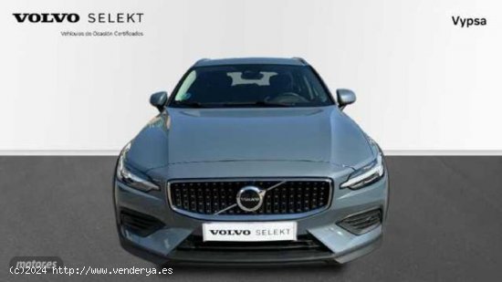 Volvo V 60 2.0 B4 D CROSS COUNTRY CORE AUTO AWD 197 5P de 2023 con 11.230 Km por 46.500 EUR. en Ciud