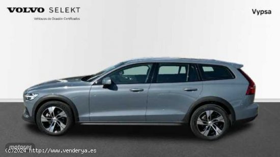 Volvo V 60 2.0 B4 D CROSS COUNTRY CORE AUTO AWD 197 5P de 2023 con 11.230 Km por 46.500 EUR. en Ciud