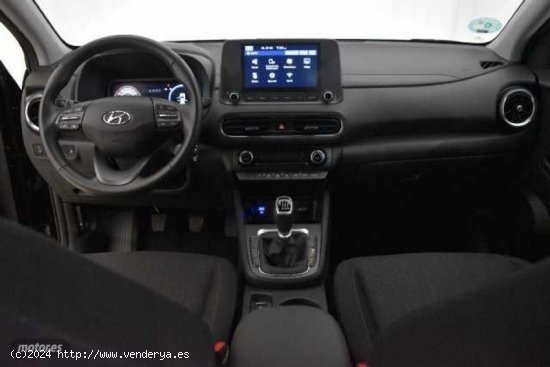 Hyundai Kona 1.0 TGDI Maxx 4x2 de 2023 con 18.781 Km por 18.990 EUR. en Girona