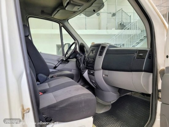 Volkswagen Crafter caja cerrada,paquetera 143cv de 2015 con 340.109 Km por 14.990 EUR. en Valencia