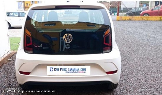 Volkswagen Up 1.0 de 2017 con 108.000 Km por 6.499 EUR. en Tenerife