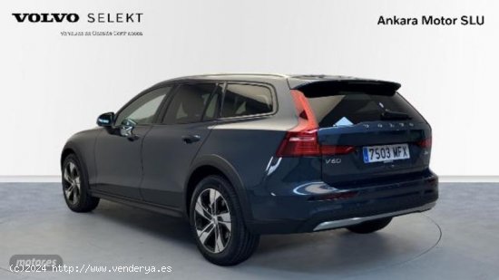 Volvo V 60 2.0 B4 D CROSS COUNTRY CORE AUTO AWD 5P de 2023 con 3.500 Km por 48.950 EUR. en Alicante