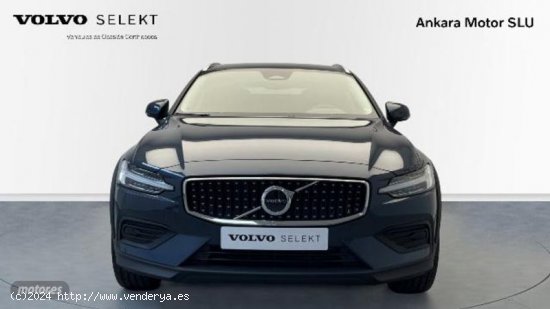 Volvo V 60 2.0 B4 D CROSS COUNTRY CORE AUTO AWD 5P de 2023 con 3.500 Km por 48.950 EUR. en Alicante