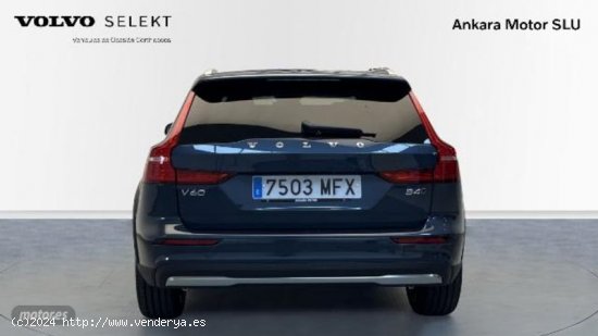 Volvo V 60 2.0 B4 D CROSS COUNTRY CORE AUTO AWD 5P de 2023 con 3.500 Km por 48.950 EUR. en Alicante