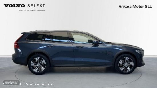 Volvo V 60 2.0 B4 D CROSS COUNTRY CORE AUTO AWD 5P de 2023 con 3.500 Km por 48.950 EUR. en Alicante