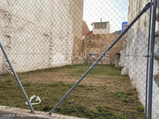 VENTA DE TERRENO URBANO EN ALICANTE, ZONA CAROLINAS BAJAS - ALICANTE