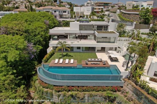 Villa a estrenar con vistas panorámicas al mar y al golf, La Quinta, Benahavis - MALAGA