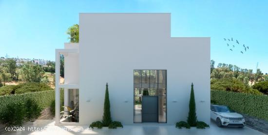 EXCEPCIONAL VILLA DE OBRA NUEVA EN ESTEPONA - MALAGA