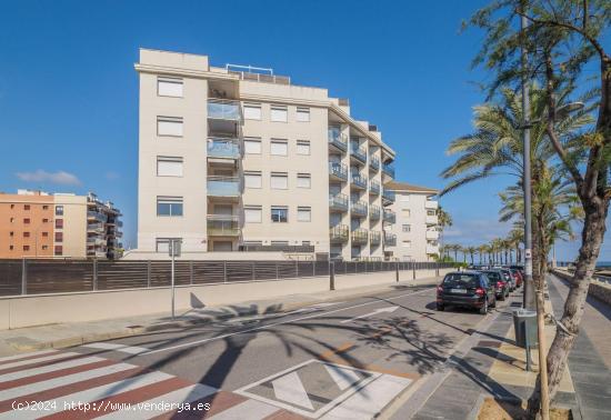 planta baja con jardín y vistas al mar en la playa de Calafell - TARRAGONA