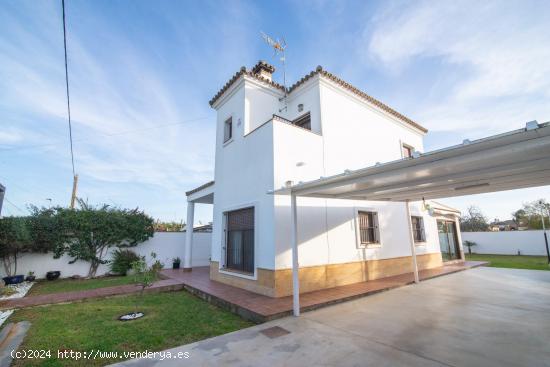 PRECIOSO CHALET REFORMADO EN ZONA CARBONEROS ( urbano no consolidado ) - CADIZ