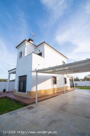 PRECIOSO CHALET REFORMADO EN ZONA CARBONEROS ( urbano no consolidado ) - CADIZ