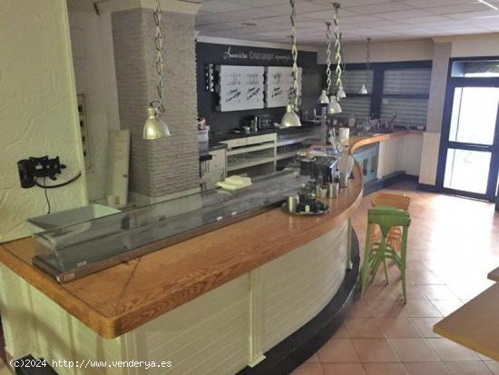  ¡Oportunidad Única! Restaurante Totalmente Equipado en el Centro de Torrevieja  - ALICANTE