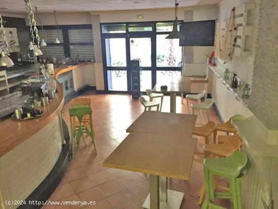  ¡Oportunidad Única! Restaurante Totalmente Equipado en el Centro de Torrevieja  - ALICANTE