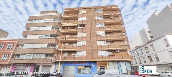 PISO CON 4 DORMITORIOS, 2 BAÑOS Y TERRAZA EN PLENO CENTRO DE LA VALL D'UIXÓ - CASTELLON