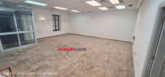 LOCAL COMERCIAL EN PLENA ZONA DE PASO - CORDOBA