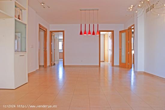 Piso en venta de cuatro habitaciones, zona Plaza Patines Palma - BALEARES