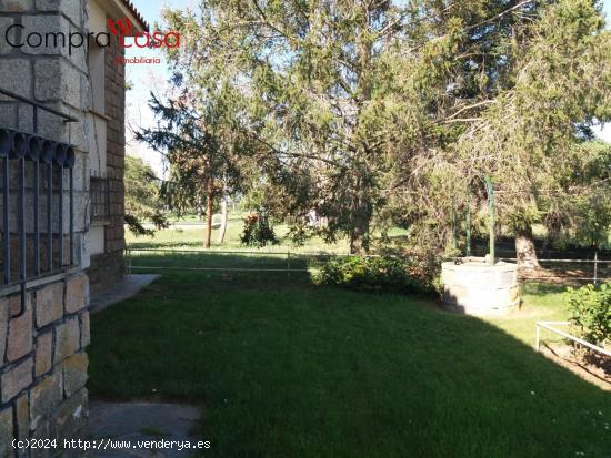 VENTA.-.CHALET INDIVIDUAL CON GRAN PARCELA Y NAVE.- - SEGOVIA