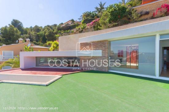 Minimal Luxury Villa en Javea con Privilegiadas Vistas al Mar en la prestigiosa zona LA CORONA - ALI