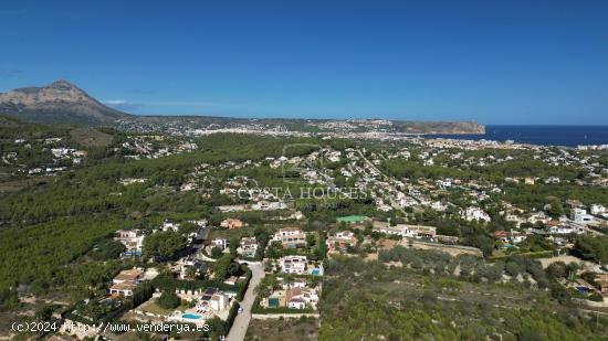 VILLA ADELA - En venta CHALET ESTILO IBIZA con Vistas a la Montaña en Javea - Xabia - ALICANTE