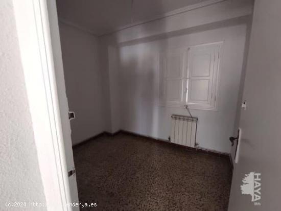 Piso en venta en Calle Perdido, 5º, 50015, Zaragoza (Zaragoza) 85.000 € - ZARAGOZA