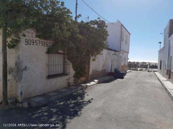 Casa en venta de 4 dormitorios en Puente del Rio - ALMERIA