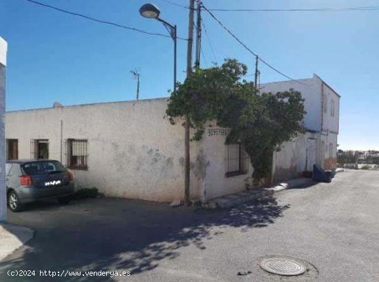 Casa en venta de 4 dormitorios en Puente del Rio - ALMERIA