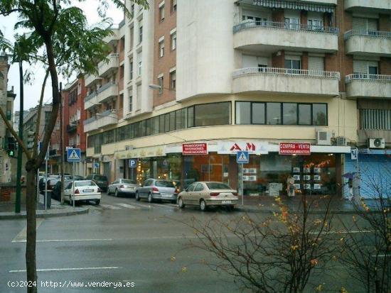 OFICINA HACIENDO ESQUINA, JUNTO A AV. AMÉRICA!!!!! - CORDOBA